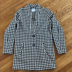 Old Navy Black and White Houndstooth Long Coat size XS, double button & pockets
